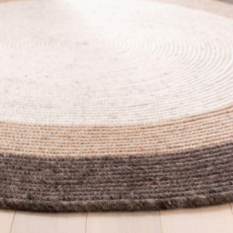 Braided BRD903 Hand Woven Indoor Area Rug - Charcoal/Ivory - 7' Round - Safavieh