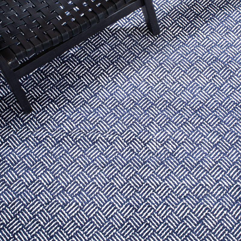 Boston BOS680 Power Loomed Accent Rug - Navy - 2'6"x4' - Safavieh.