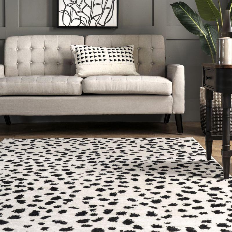 Easy-Care Beige Synthetic 5'x8' Leopard Print Area Rug