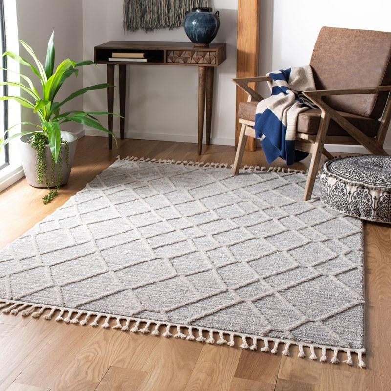 Handmade Gray Diamond Wool and Synthetic Rug, 5'3" x 7'6"