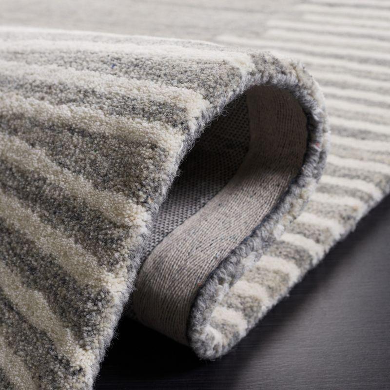 Fifth Avenue FTV129 Hand Tufted Indoor Accent Rug - Grey/Ivory - 3'x5' - Safavieh