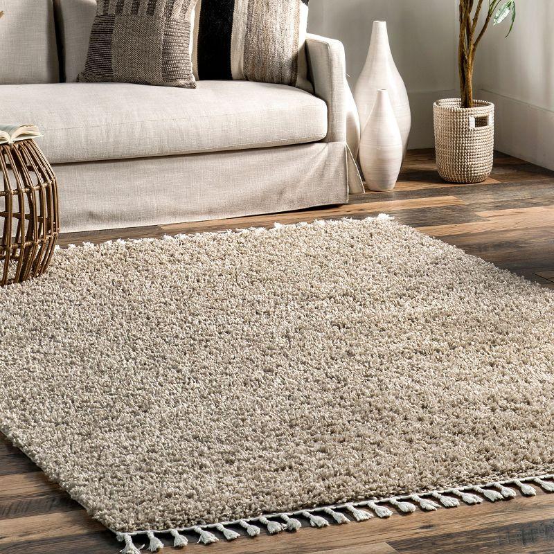 Nuloom Neva Solid 5x8 Shag Indoor Area Rug for Living Room Bedroom Dining Room Nursery, Beige/Ivory