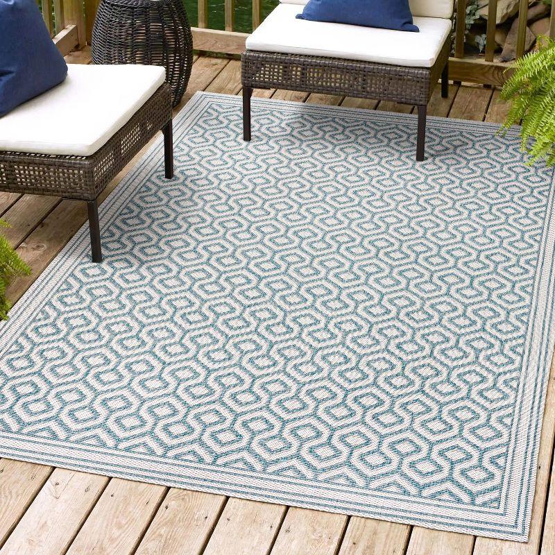 Gray and Teal Diamond Trellis 4' x 6' Indoor/Outdoor Rug