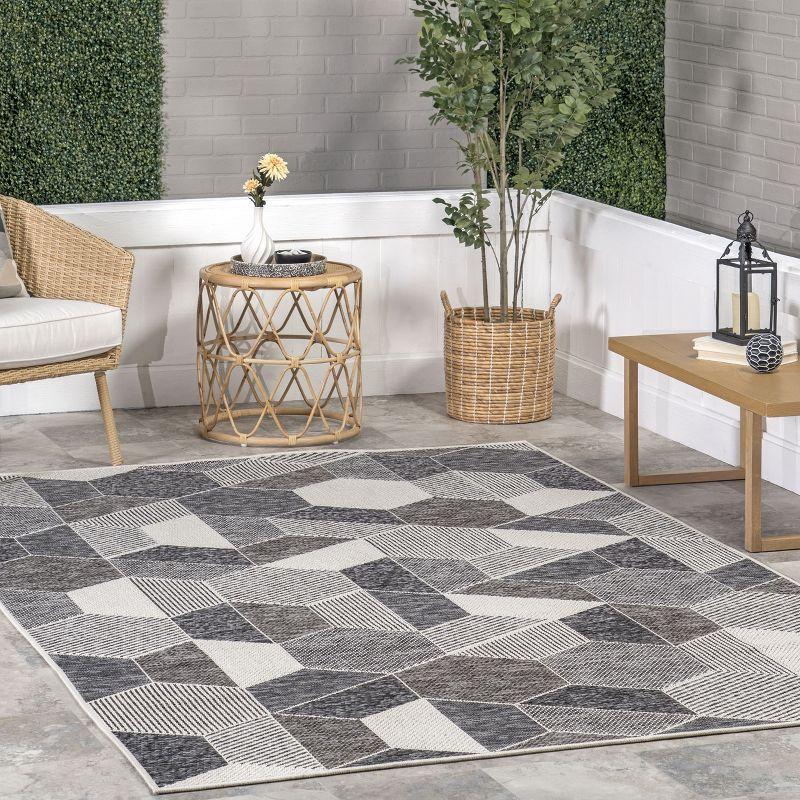 Nuloom Imogene Geometric Indoor/Outdoor Area Rug