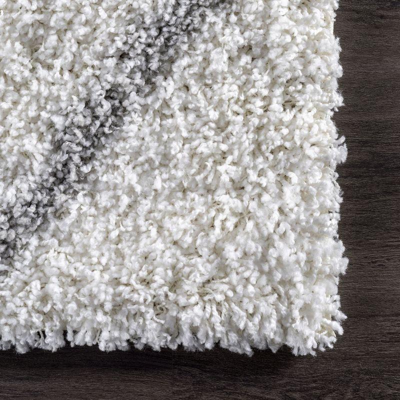 Nuloom Tess Trellis 8 Square Shag Indoor Area Rug for Living Room Bedroom Dining Room Nursery, White/Grey