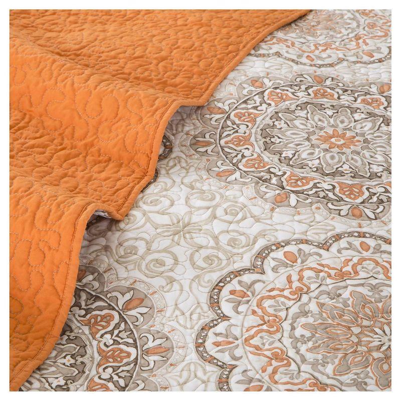 6 Piece Reversible Quilt Set with Throw Pillows