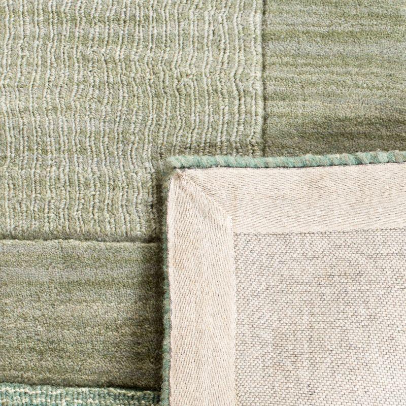 Impressions IM821 Hand Loomed Accent Rug - Green/Beige - 3'x5' - Safavieh