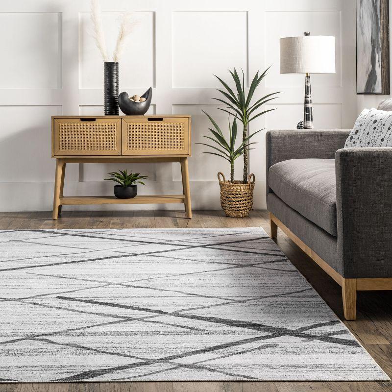 Gray Trellis 8' x 10' Reversible Synthetic Area Rug