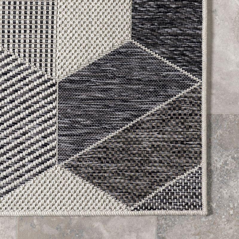 Nuloom Imogene Geometric Indoor/Outdoor Area Rug