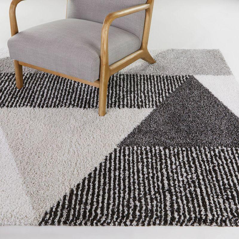 Gray Geometric 5' x 7' Shag Area Rug