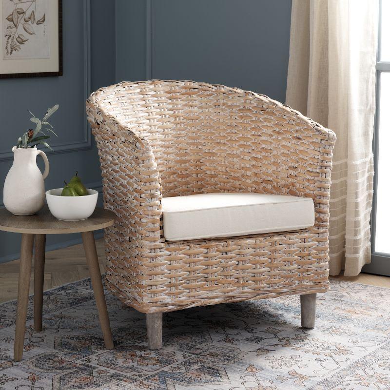 Omni Barrel Chair - FOX6501 - White/White Washed - Safavieh