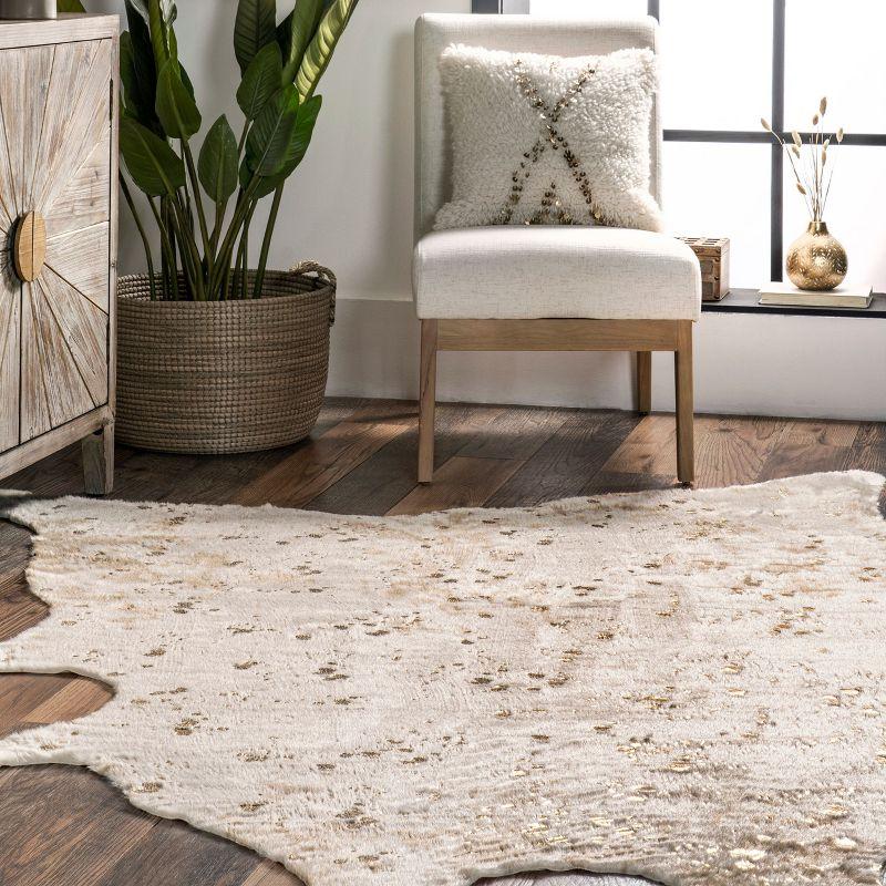 Nuloom Iraida Contemporary Faux Cowhide Indoor Area Rug