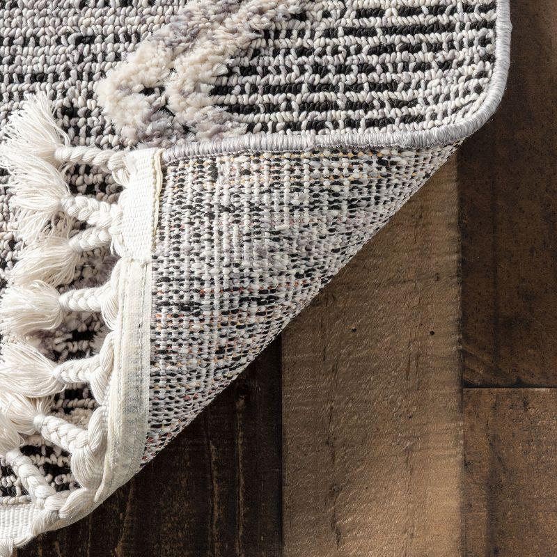 Nuloom Roxy Textured Diamond Tassel Indoor Area Rug, Gray, 3'x5'