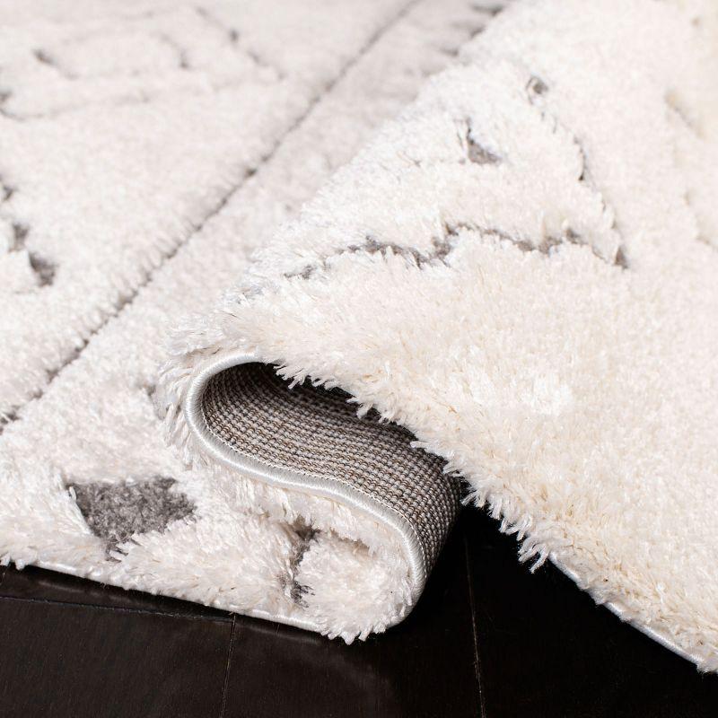 Sparta Shag SPG513 Power Loomed Indoor Area Rug - Ivory/Grey - 4'x6' - Safavieh.