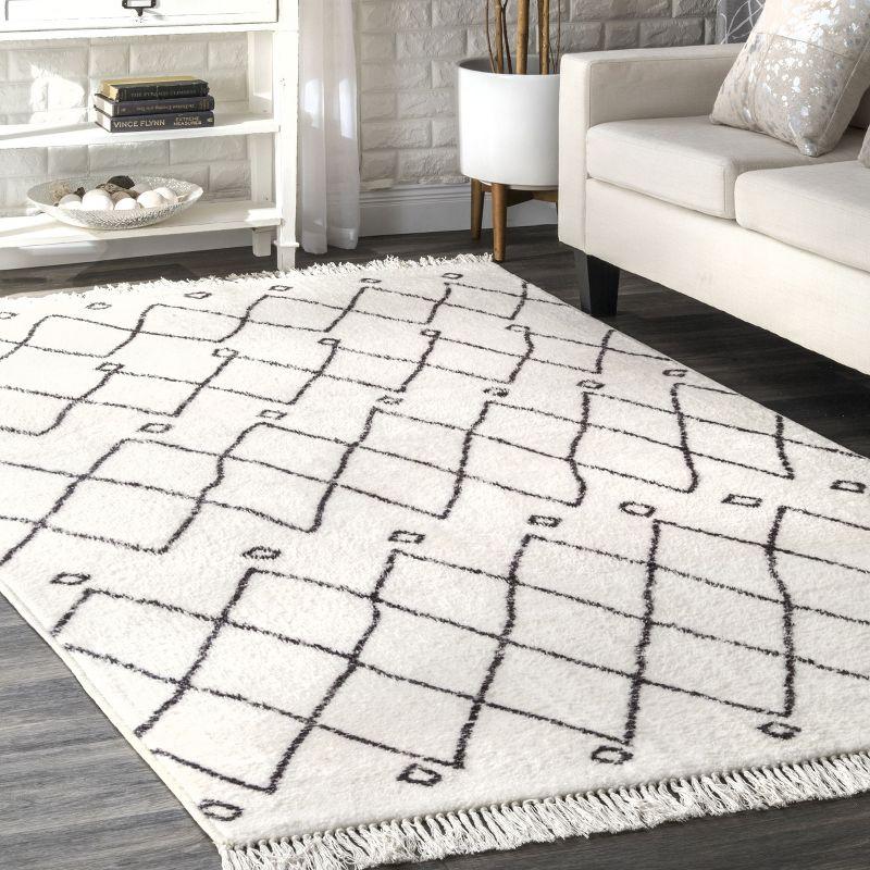 Nuloom Krystal Trellis Tassel Indoor Area Rug