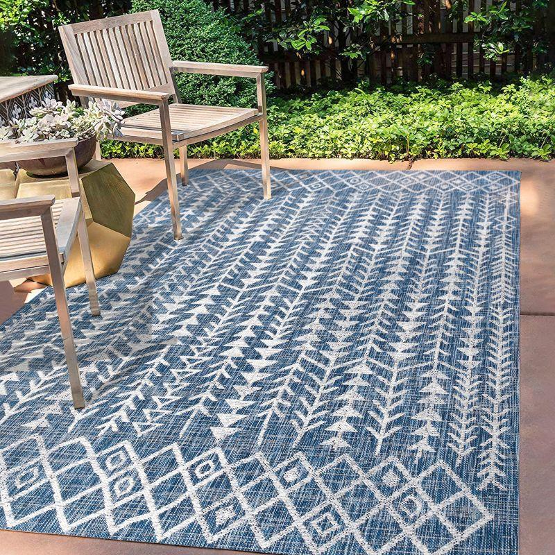 Tokay Bohemian Inspired Geometric Indoor/Outdoor Area Rug - JONATHAN Y