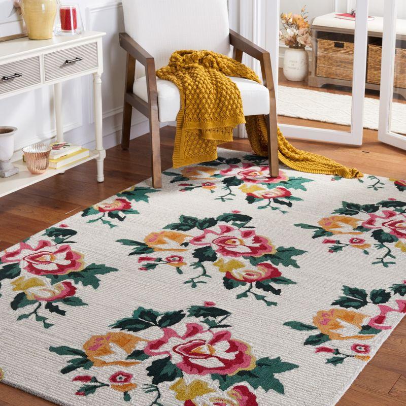 Ivory Floral Tufted Wool 4' x 6' Handmade Rug