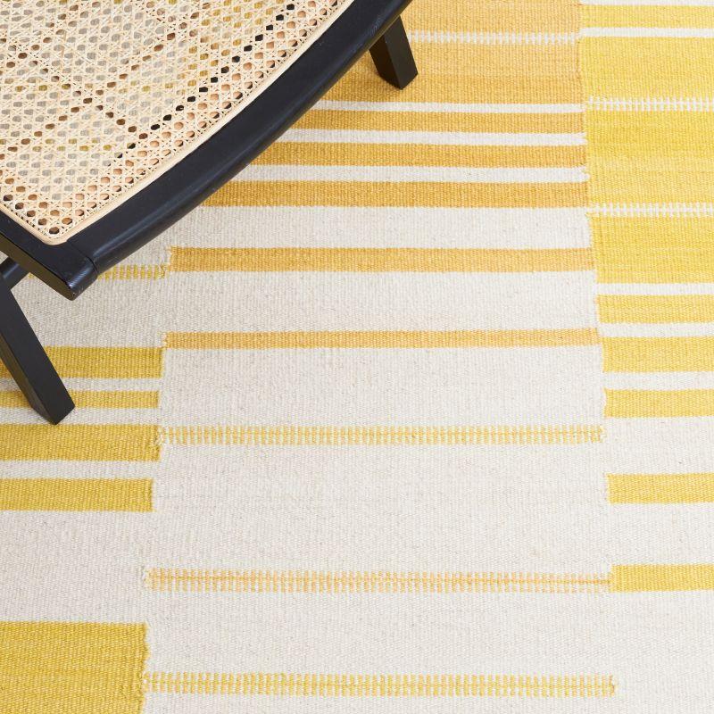 Kilim KLM953 Hand Woven Area Rug - Gold/Ivory - 4'x6' - Safavieh.