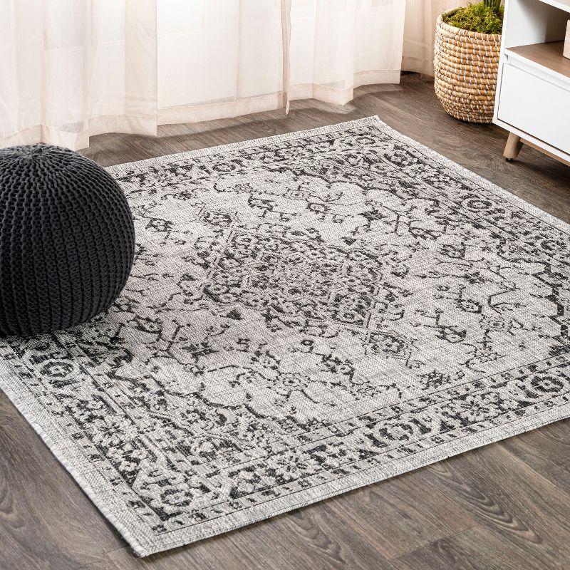 Bohemian Medallion 5' Square Indoor/Outdoor Rug in Gray/Black