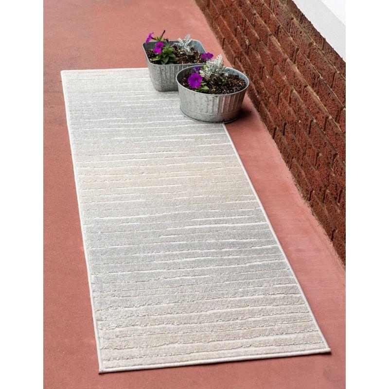 Light Gray Stripe Synthetic Easy-Care Outdoor Runner Rug