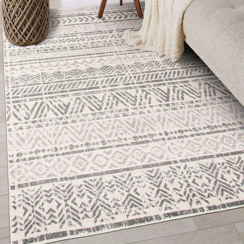 Elegant Gray Geometric 5'x7' Synthetic Reversible Area Rug