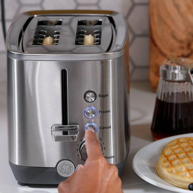 GE Appliances GE 2-Slice Toaster