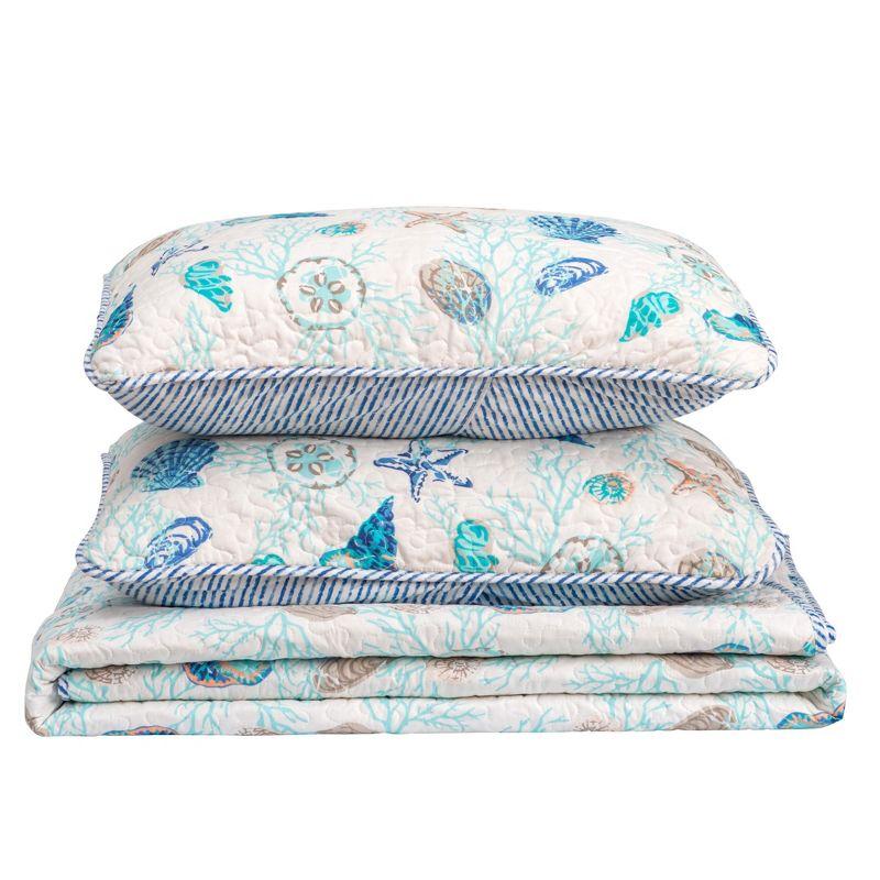 Great Bay Home Coastal Beach Reversible Quilt Set With Shams