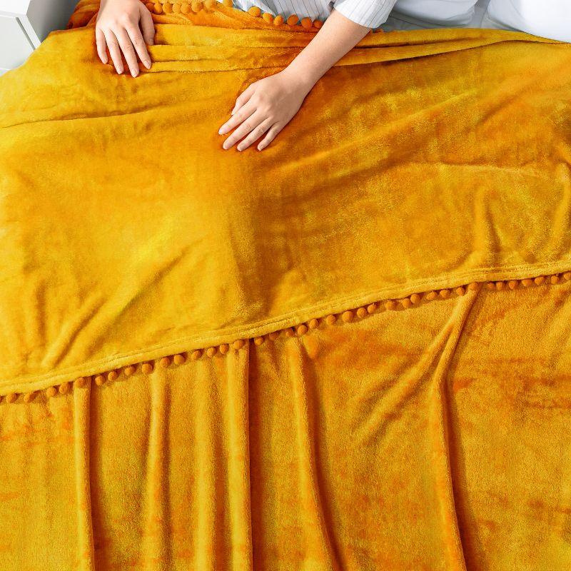 Pavilia Hand Woven Throw Blanket