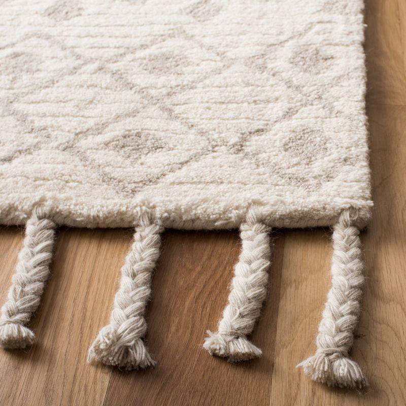 Casablanca CSB203 Hand Tufted Indoor Area Rug - Ivory/Beige - 4'x6' - Safavieh