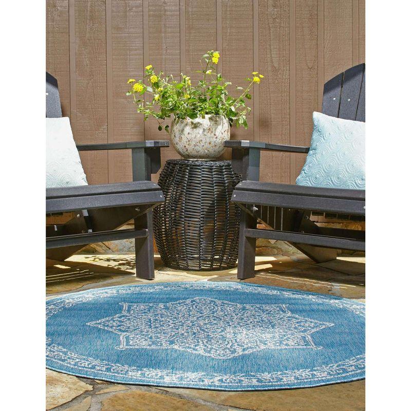 Unique Loom 4' 1 x 4' 1 Round Indoor/Outdoor Traditional Light Aqua Area Rug