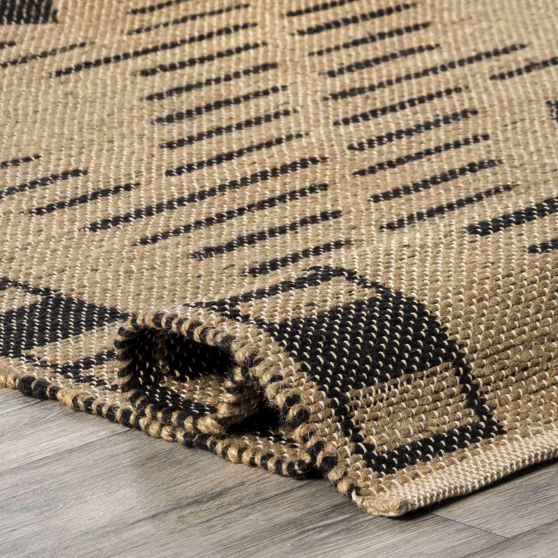 Ivory Tribal Zigzag Bordered Jute 8' x 10' Area Rug