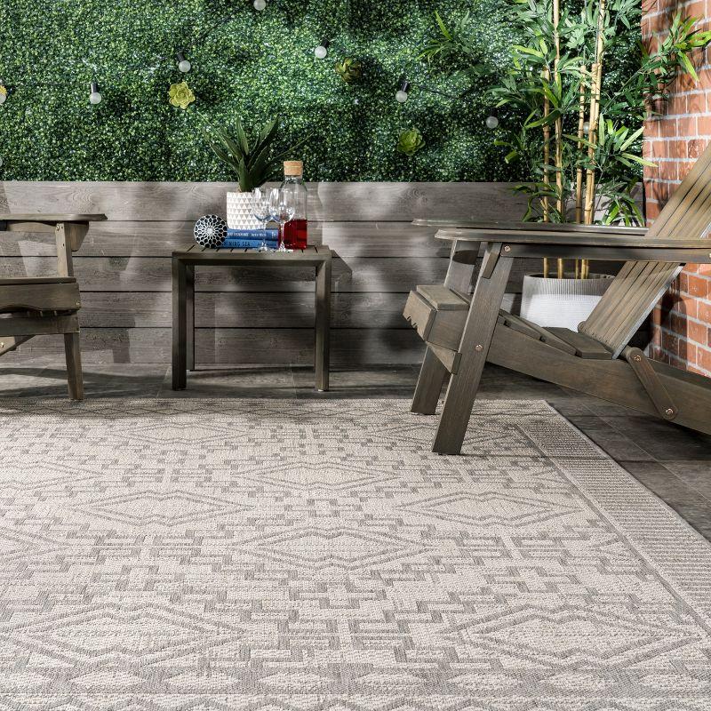 nuLOOM Cari Moroccan Global Indoor and Outdoor Area Rug