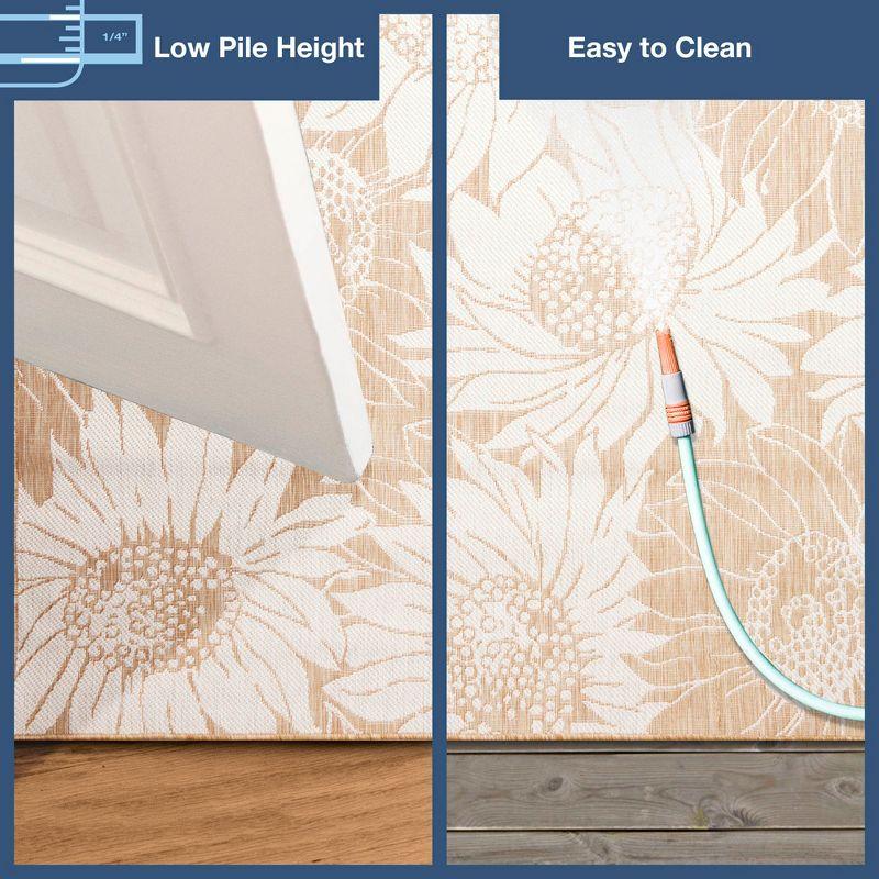 Liora Manne Carmel Sunflower Field Indoor/Outdoor Rug Sand 6'6" x 9'4"