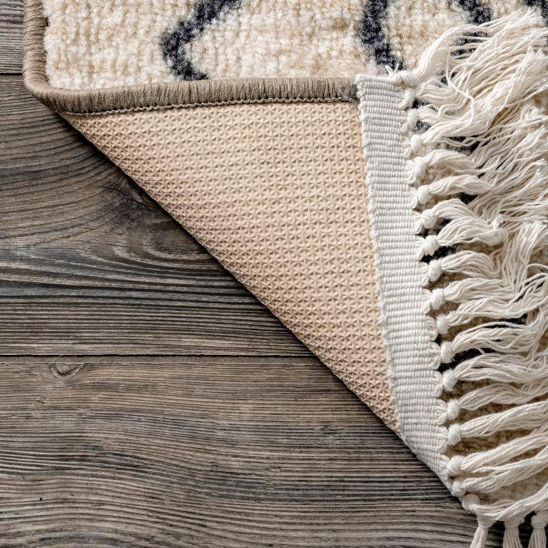 Nuloom Dani Geometric 5x8 Indoor Area Rug for Living Room Bedroom Dining Room Kitchen, Beige/Ivory