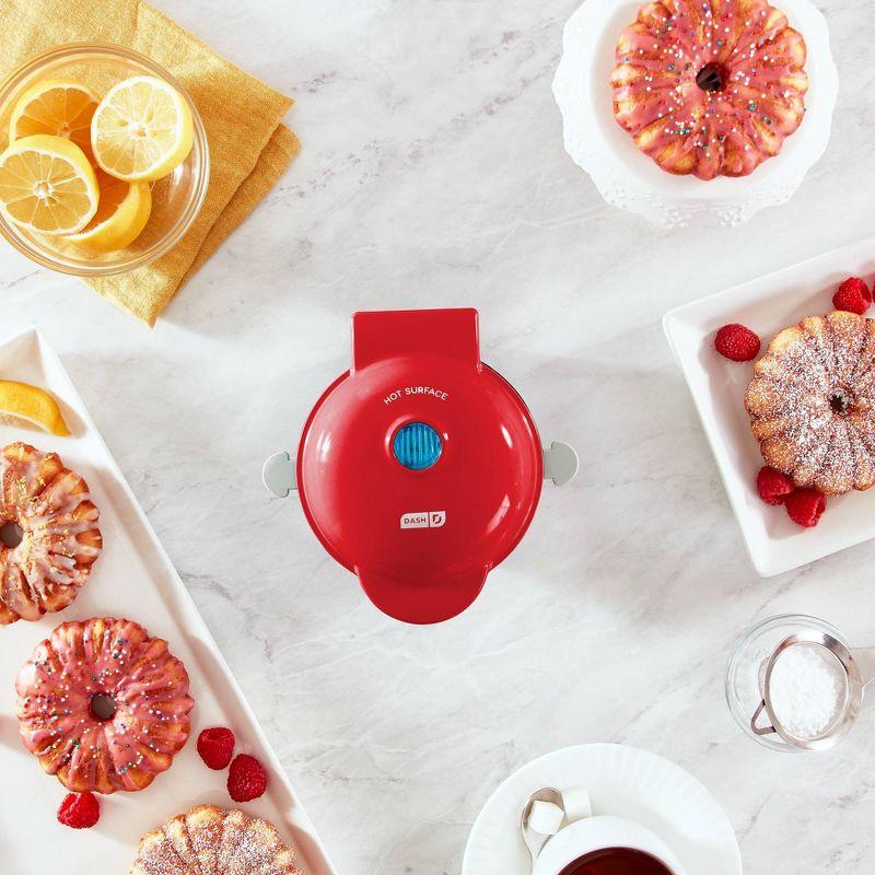 Dash Mini Bundt Cake Maker - Red