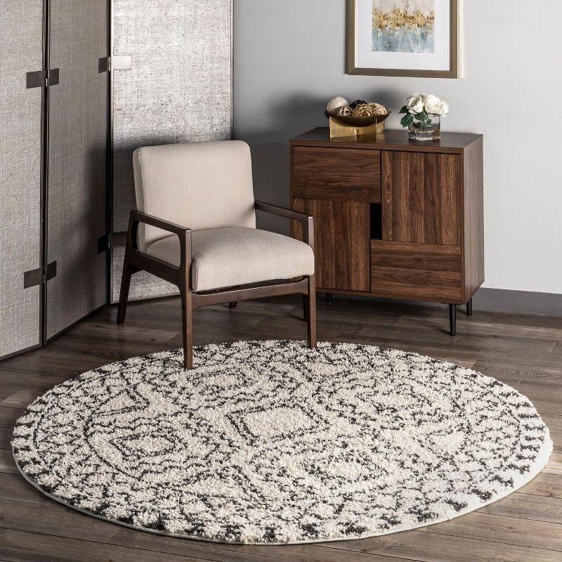 Off-White Moroccan Geometric Shag Area Rug 4' x 6'