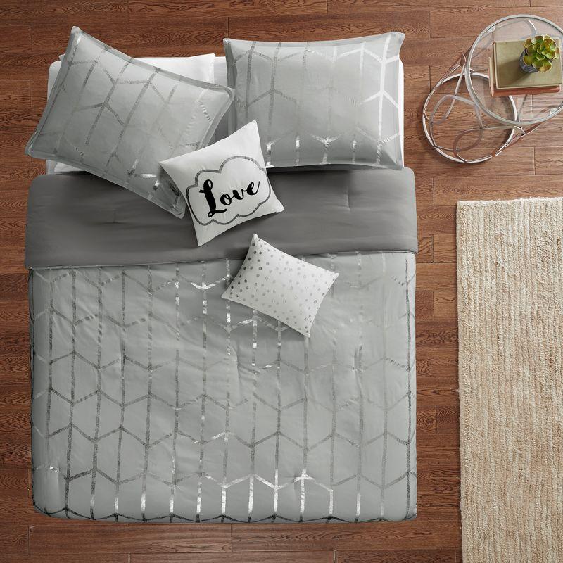 Intelligent Design Raina Metallic Printed Comforter Set