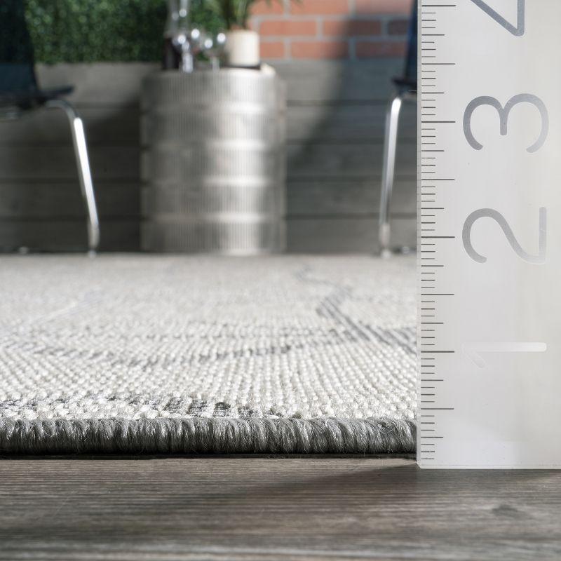 Modern Light Gray Geometric Flat Woven 5'x8' Indoor/Outdoor Rug