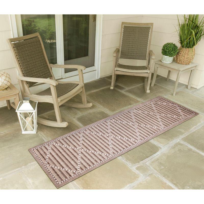 Liora Manne Malibu Checker Diamond Indoor/Outdoor Rug Neutral 1'11" x 7'6"