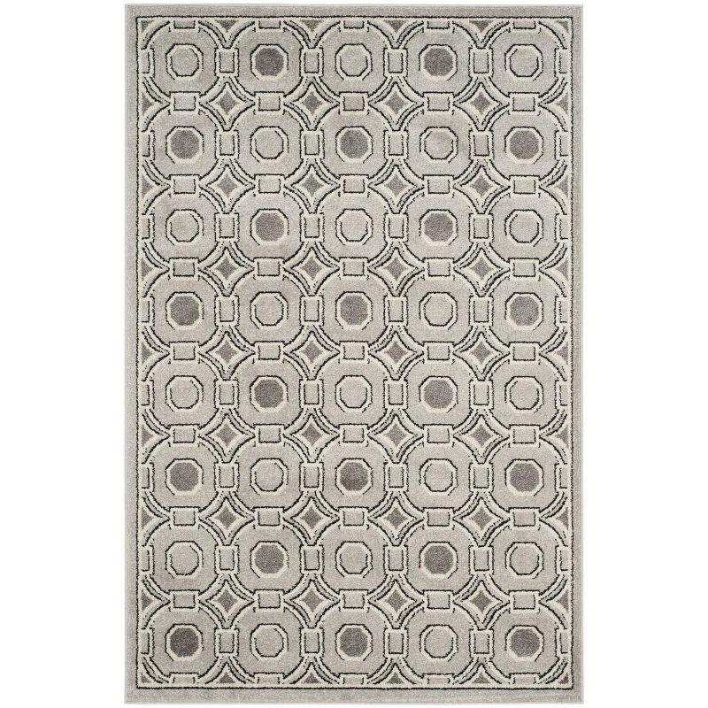 Round Gray Easy-Care Cotton Blend Indoor-Outdoor Rug 47"