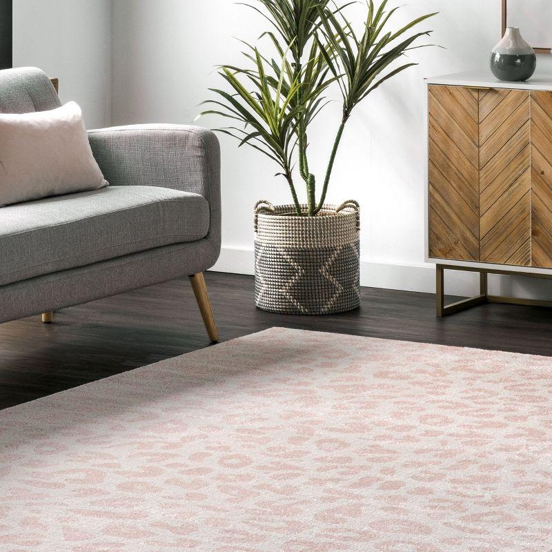 Nuloom Leopard Animal 5x7 Indoor Area Rug for Living Room Bedroom Dining Room Kitchen, Baby Pink/Ivory