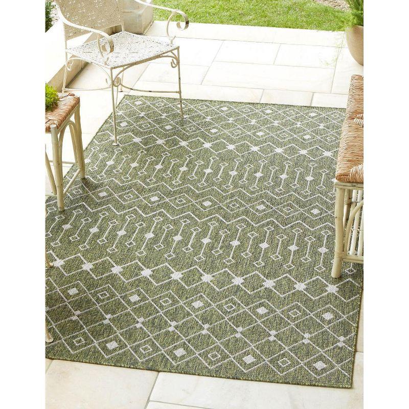 Easy-Care Green Trellis 6' x 9' Outdoor Synthetic Rug