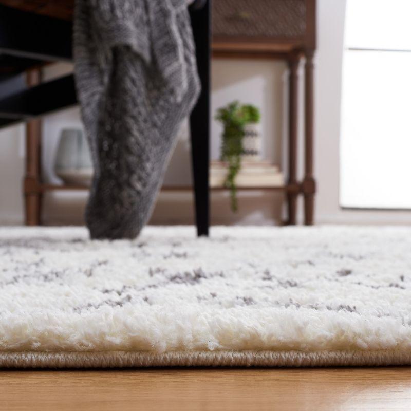 Berber Shag BER165 Power Loomed Indoor Area Rug - Cream/Light Grey - 6'7"x6'7" - Safavieh