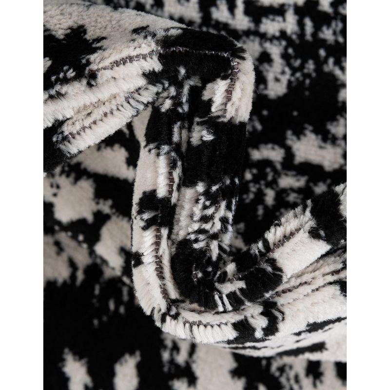 Unique Loom Portland Collection Area Rug - Central (6' 1" Square Black and White/Black)