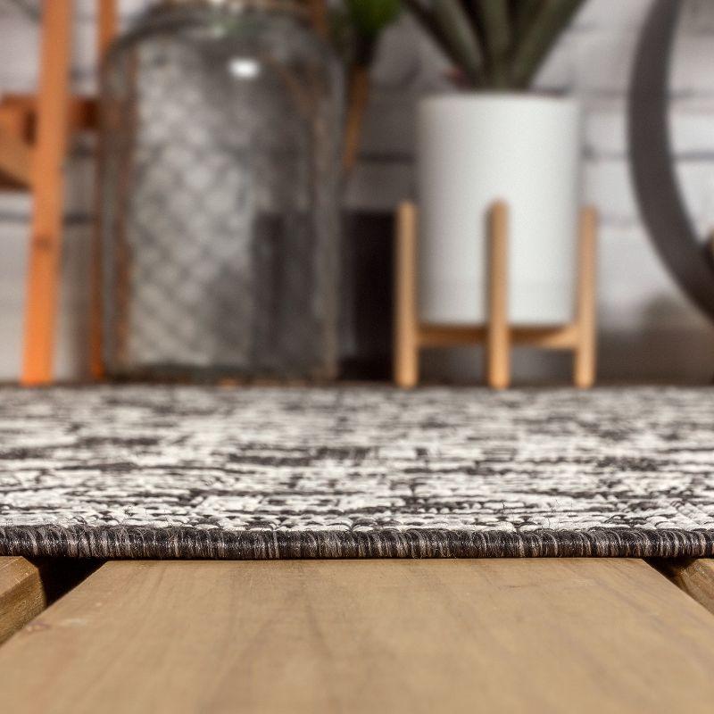 3'x5' Sinjuri Medallion Textured Weave Indoor/Outdoor Area Rug, Gray/Black - JONATHAN Y