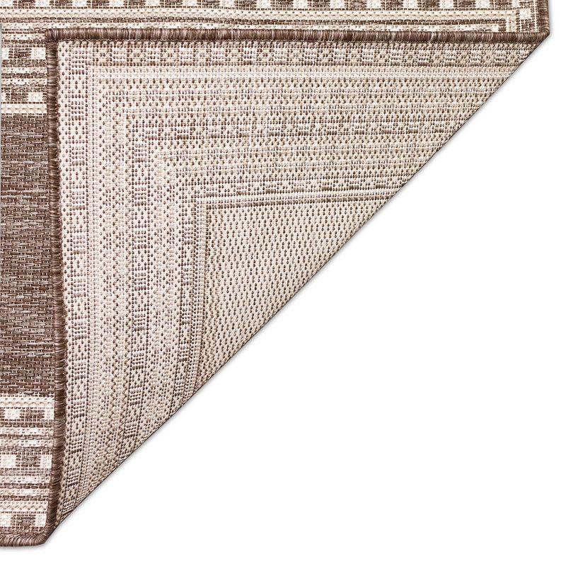 Liora Manne Malibu Etched Border Indoor/Outdoor Rug Neutral 1'11" x 7'6"