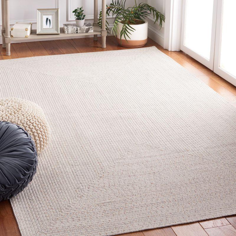 Braided BRA201 Hand Woven Indoor Machine Washable Area Rug - Ivory/Light Grey - 8'x10' - Safavieh