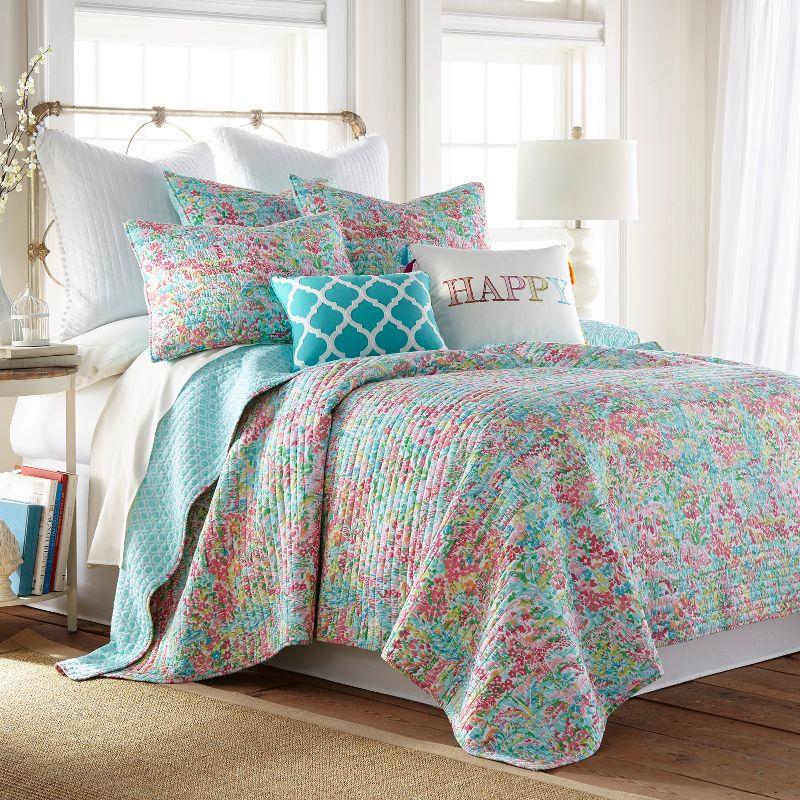 Karolynna King Reversible Floral Cotton Quilt Set in Multicolor