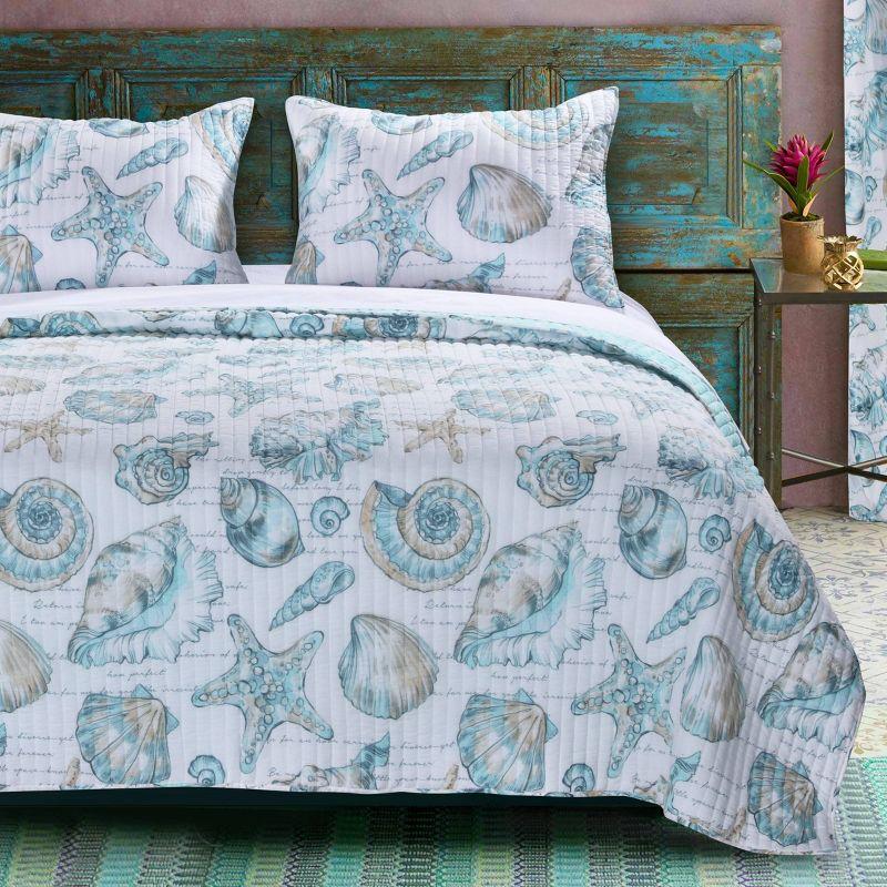 Greenland Home Fashions Cruz Reversible Seashell and Starfish Quilt Set