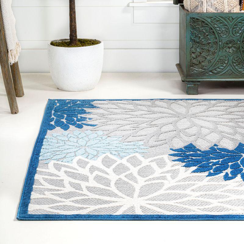 Blue/Gray Floral Synthetic 3' x 5' Easy-Care Indoor/Outdoor Rug